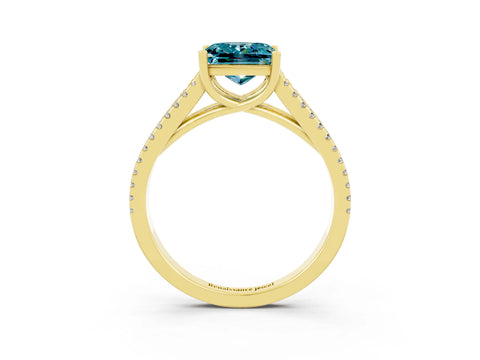 Yellow gold Princess Cut Blue Topaz Solitaire Engagement Ring with Split Shank Pavé Band_3