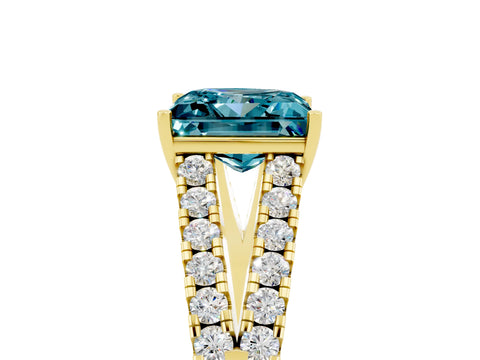 Yellow gold Princess Cut Blue Topaz Split Shank Pavé Engagement Ring with Four-Prong Setting_17