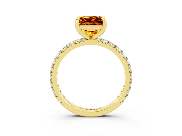 Yellow gold Princess Cut Citrine Pavé Solitaire Ring with Round Band and Prong Setting