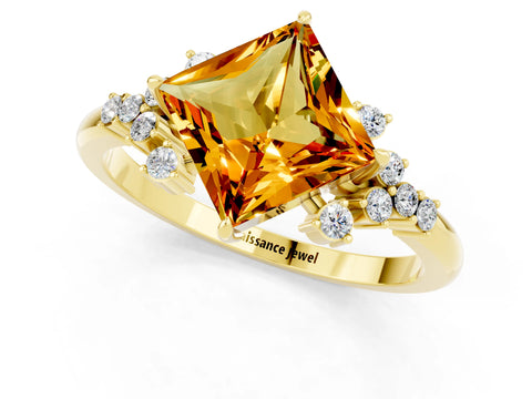 Yellow gold Princess Cut Citrine Ring with Side Stones and Four-Prong Setting_37