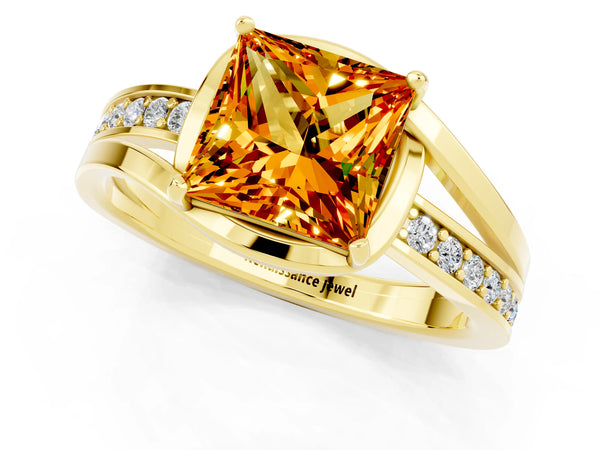 Yellow gold Princess Cut Citrine Solitaire Ring with Split Shank and Prong Setting