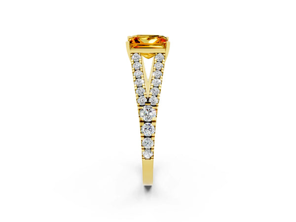 Yellow gold Princess Cut Citrine Split Shank Pavé Engagement Ring with Four-Prong Setting
