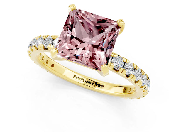 Yellow gold Princess Cut Cut Diamond Pavé Band with Four-Prong Setting