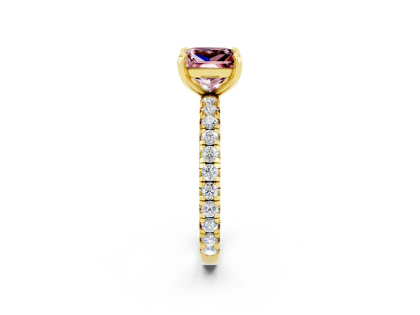 Yellow gold Princess Cut Cut Diamond Pavé Band with Four-Prong Setting