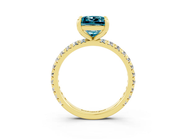 Yellow gold Princess Cut Cut Diamond Pavé Band with Four-Prong Setting