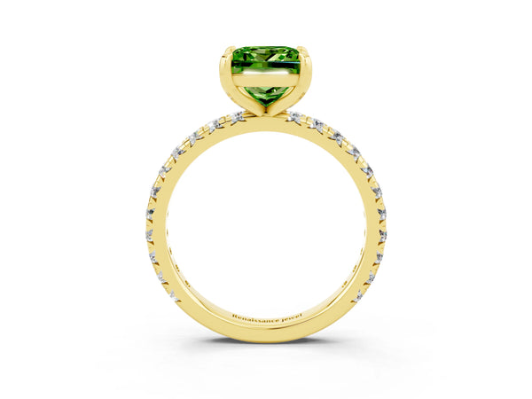 Yellow gold Princess Cut Cut Diamond Pavé Band with Four-Prong Setting