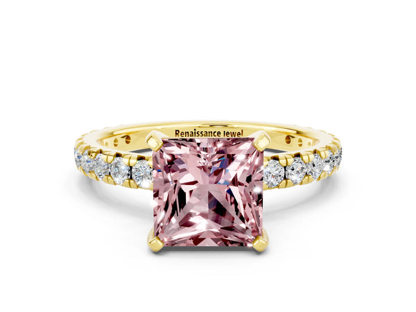 Yellow gold Princess Cut Cut Diamond Pavé Band with Four-Prong Setting