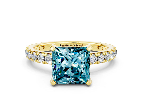 Yellow gold Princess Cut Cut Diamond Pavé Band with Four-Prong Setting