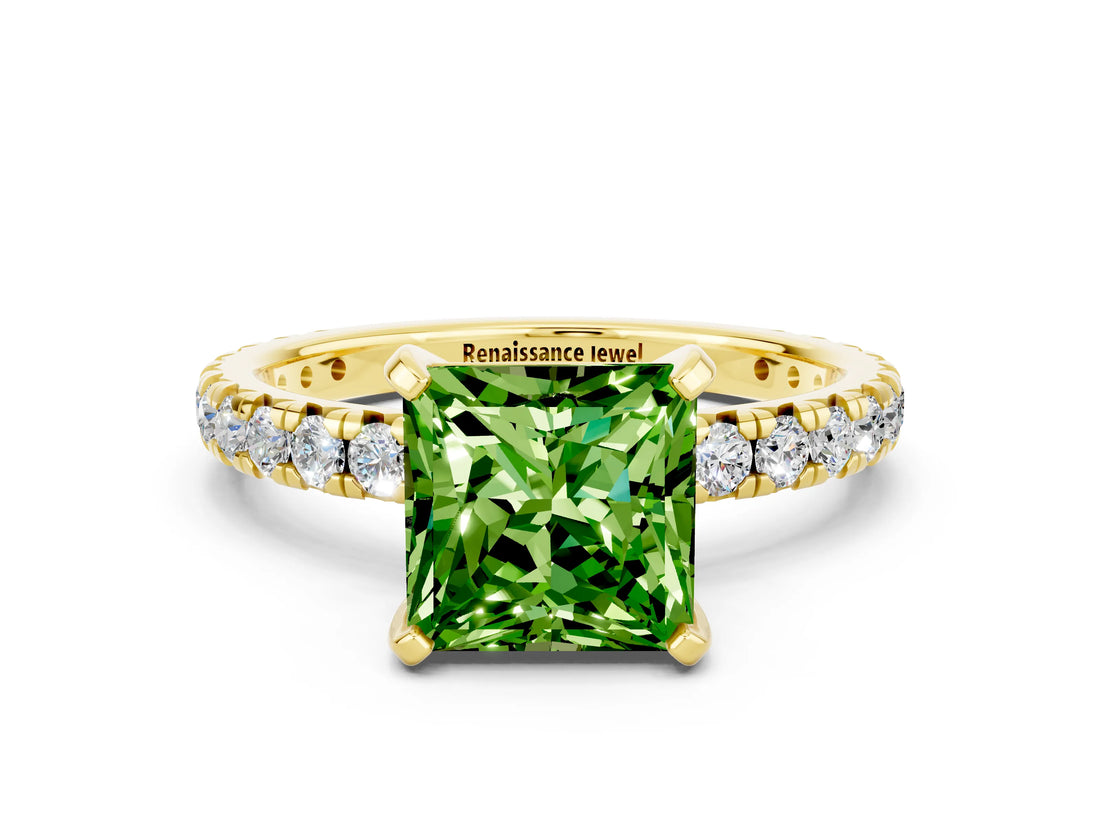 Yellow gold Princess Cut Cut Diamond Pavé Band with Four-Prong Setting