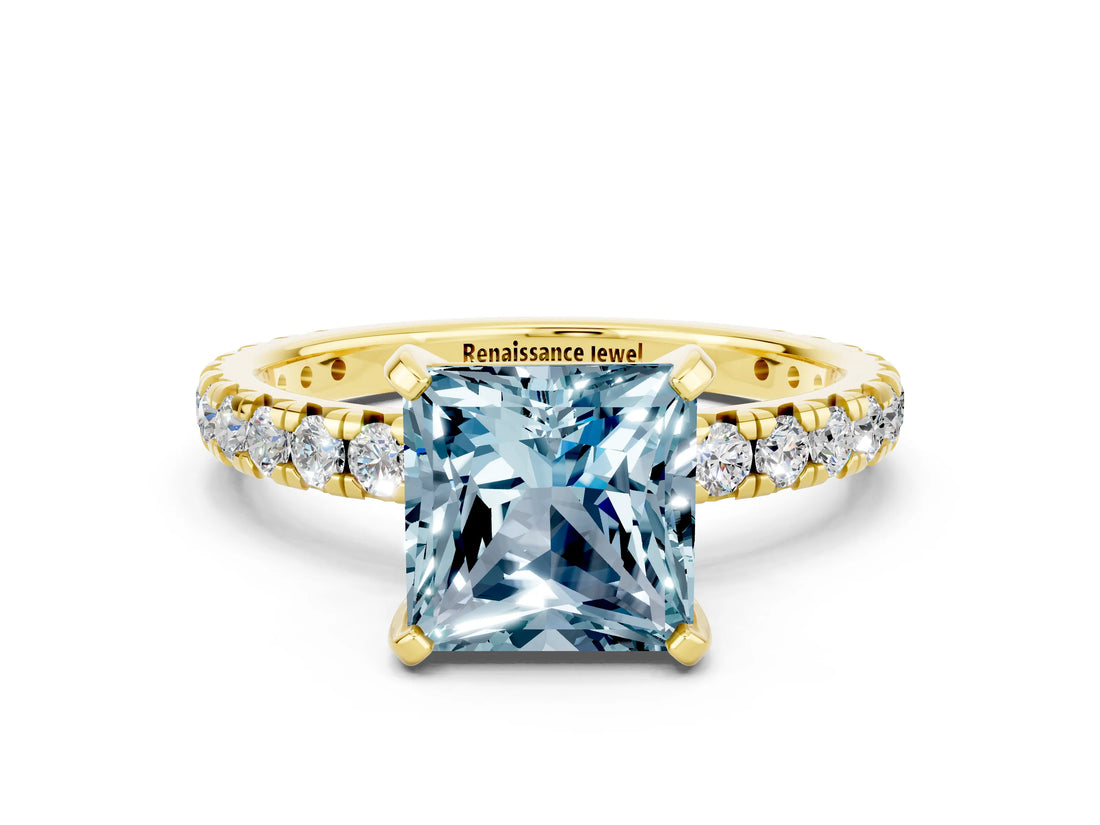 Yellow gold Princess Cut Cut Diamond Pavé Band with Four-Prong Setting