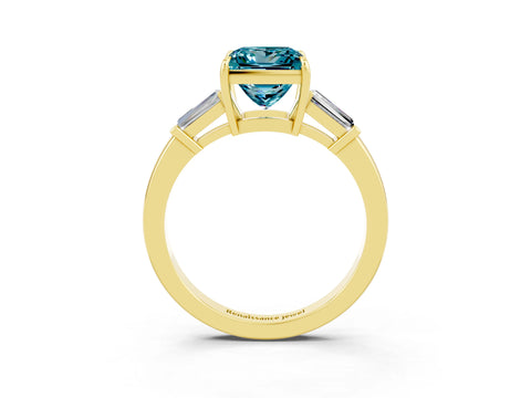 Yellow gold Princess Cut Cut Diamond Ring with Tapered Baguette Side Stones in Four-Prong Setting_3