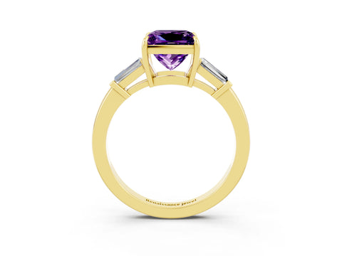 Yellow gold Princess Cut Cut Diamond Ring with Tapered Baguette Side Stones in Four-Prong Setting_3