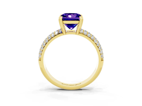 Yellow gold Princess Cut Tanzanite Solitaire Ring with Multi-Row Round Pavé Band and Prong Setting