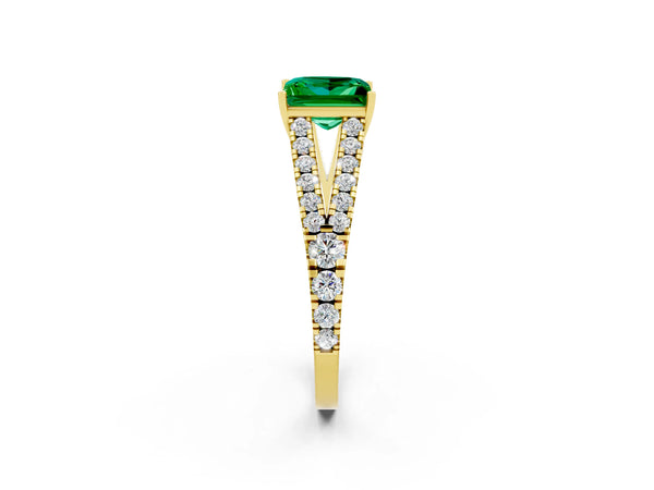Yellow gold Princess Cut Emerald Split Shank Engagement Ring with Round Pavé and Prong Setting