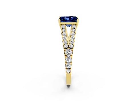 Yellow gold Princess Cut Cut Split Shank Pave Diamond Engagement Ring with Four-Prong Setting_2