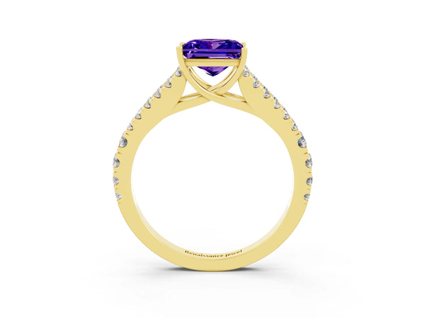 Yellow gold Princess Cut Tanzanite Split Shank Engagement Ring with Round Pavé and Prong Setting
