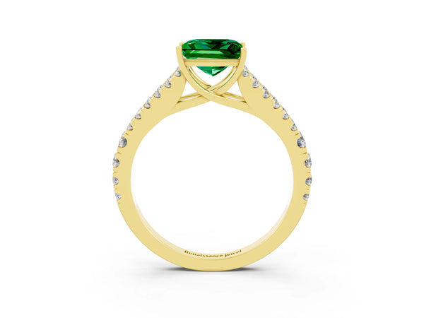 Yellow gold Princess Cut Emerald Split Shank Engagement Ring with Round Pavé and Prong Setting