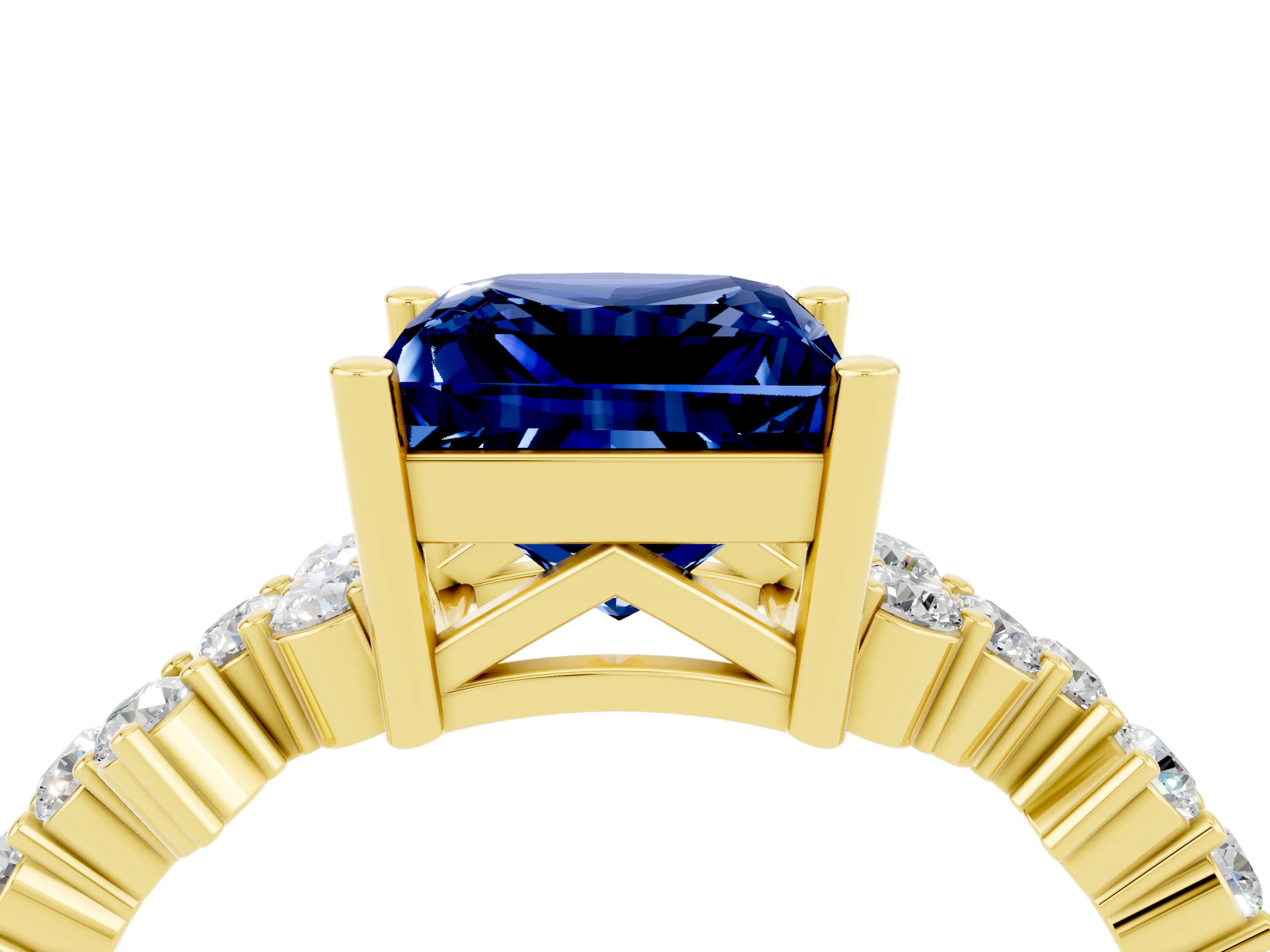 Yellow gold Princess Cut Diamond Cluster Pavé Band with Four-Prong Setting_4