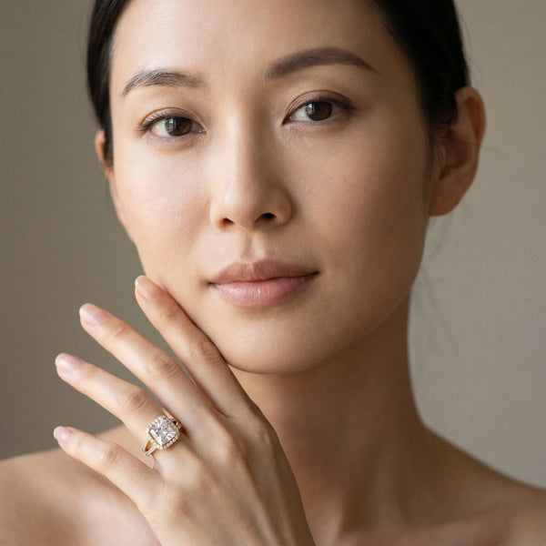 Yellow gold Princess Cut Diamond Halo Ring with Split Shank Pavé Band and Prong Setting