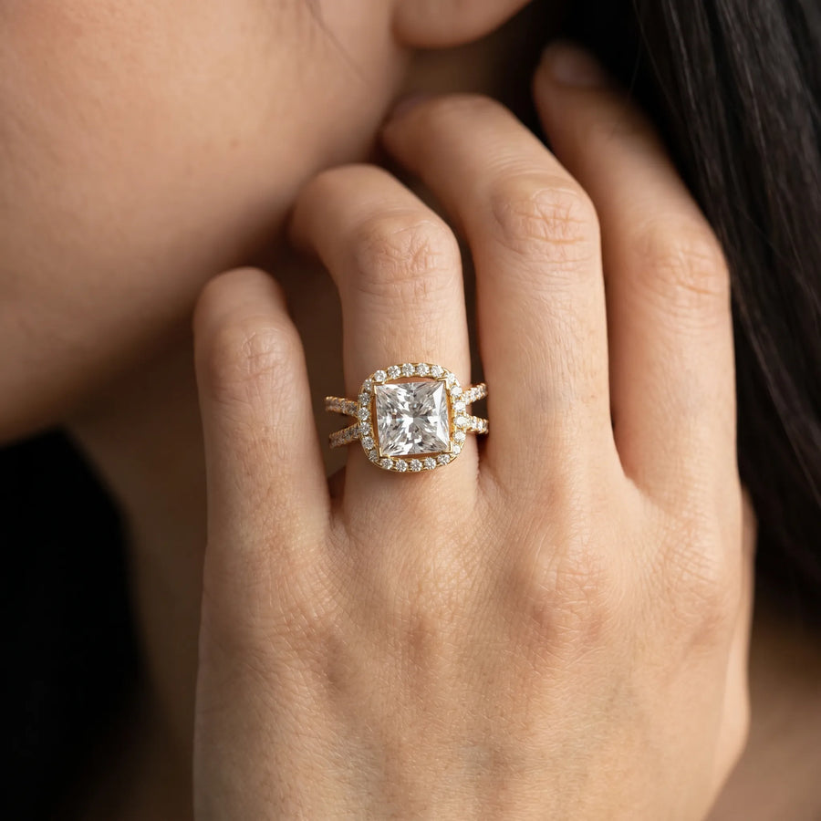 Yellow gold Princess Cut Diamond Halo Ring with Split Shank Pavé Band and Prong Setting