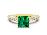 Yellow gold Princess Cut Diamond Pavé Band Solitaire Ring with Prong Setting