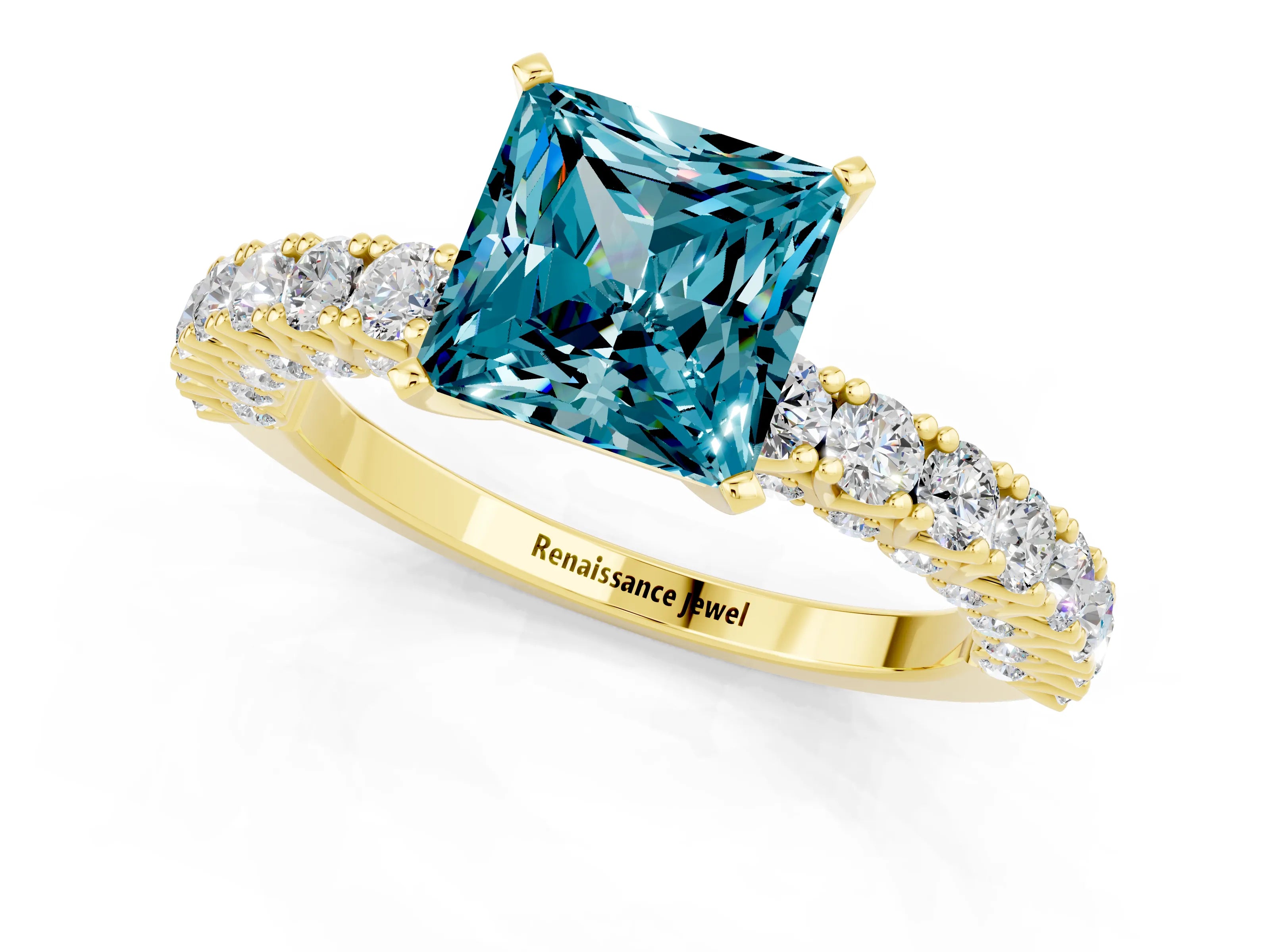 Yellow gold Princess Cut Diamond Pavé Band Solitaire Ring with Prong Setting_1