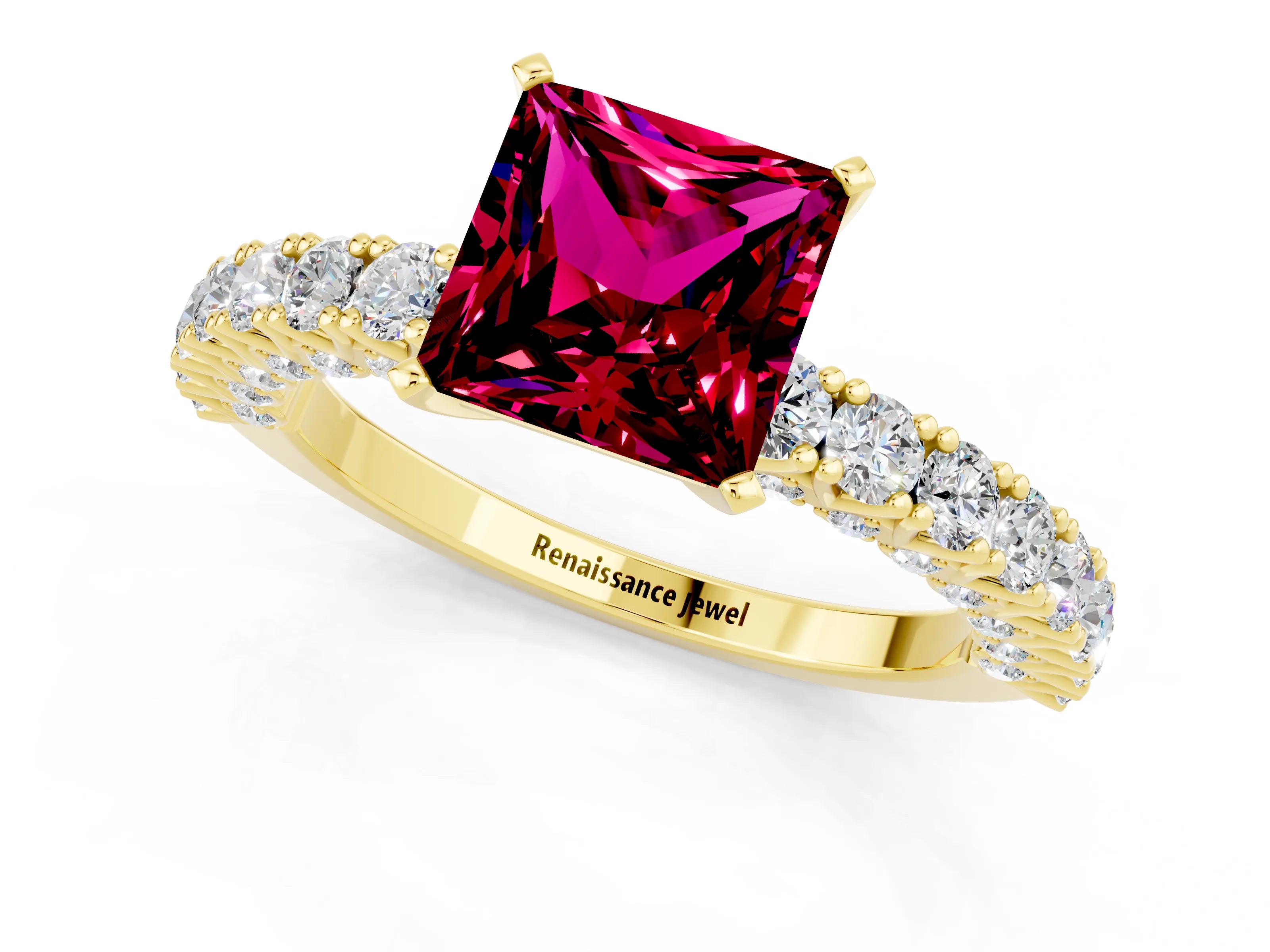 Yellow gold Princess Cut Diamond Pavé Band Solitaire Ring with Prong Setting_1