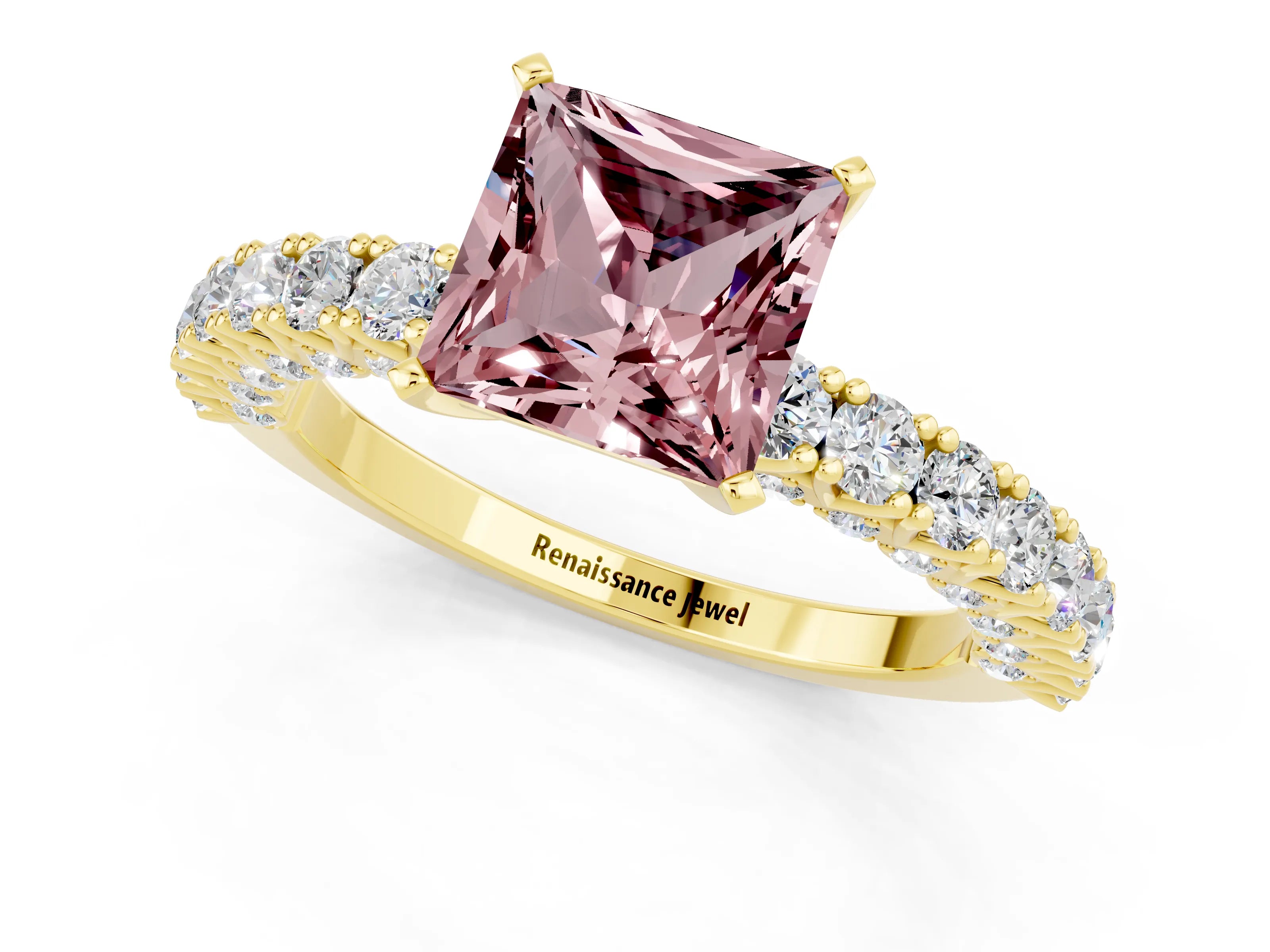 Yellow gold Princess Cut Diamond Pavé Band Solitaire Ring with Prong Setting_1