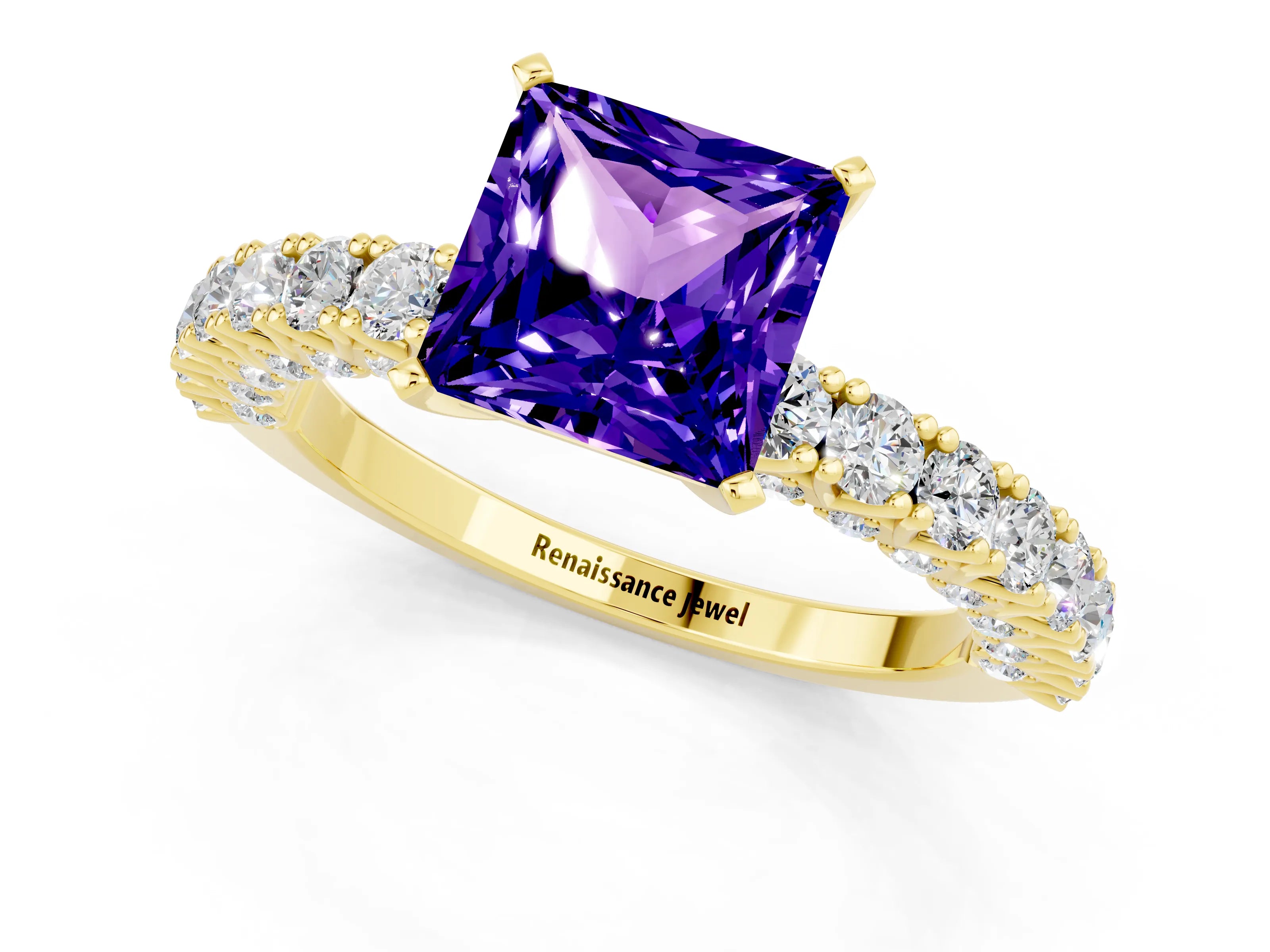 Yellow gold Princess Cut Diamond Pavé Band Solitaire Ring with Prong Setting_1