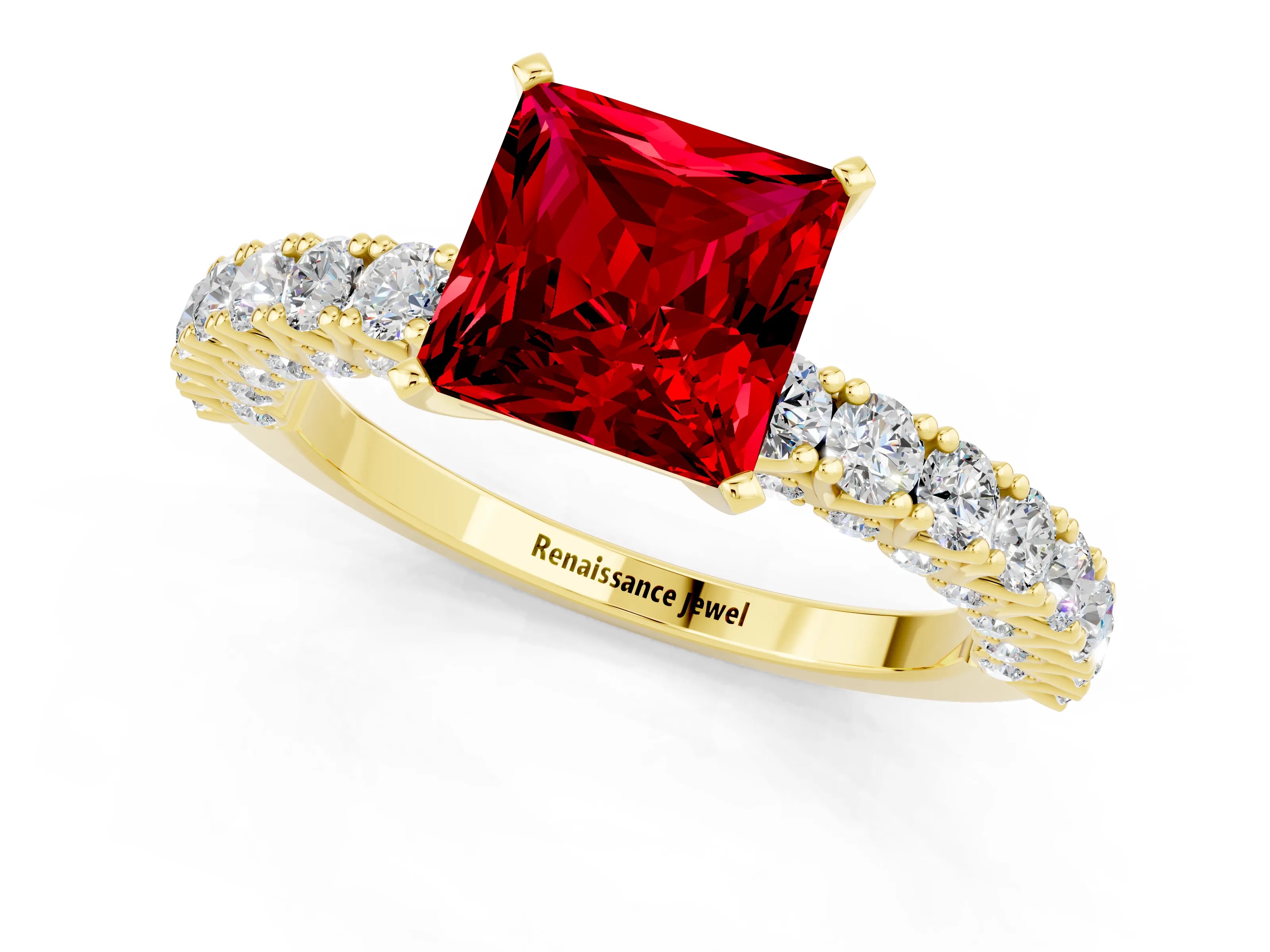 Yellow gold Princess Cut Diamond Pavé Band Solitaire Ring with Prong Setting_1