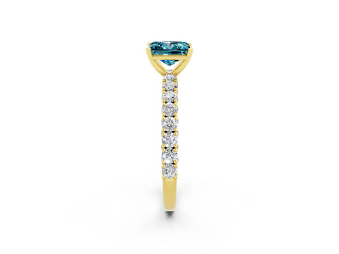 Yellow gold Princess Cut Diamond Pavé Band Solitaire Ring with Prong Setting_2