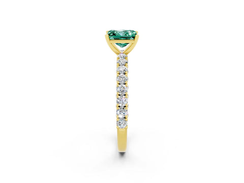Yellow gold Princess Cut Diamond Pavé Band Solitaire Ring with Prong Setting_2