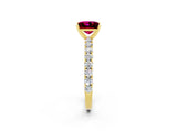 Yellow gold Princess Cut Diamond Pavé Band Solitaire Ring with Prong Setting_2