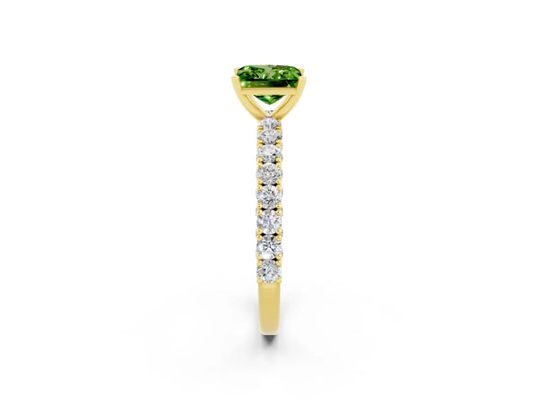 Yellow gold Princess Cut Diamond Pavé Band Solitaire Ring with Prong Setting
