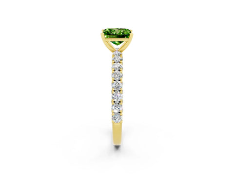 Yellow gold Princess Cut Diamond Pavé Band Solitaire Ring with Prong Setting_2