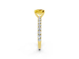 Yellow gold Princess Cut Diamond Pavé Band Solitaire Ring with Prong Setting_2