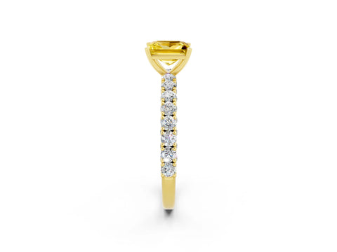 Yellow gold Princess Cut Diamond Pavé Band Solitaire Ring with Prong Setting_2