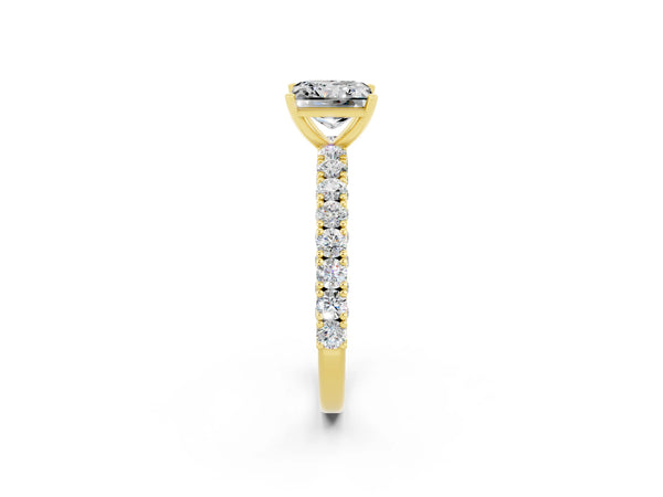Yellow gold Princess Cut Diamond Pavé Band Solitaire Ring with Prong Setting