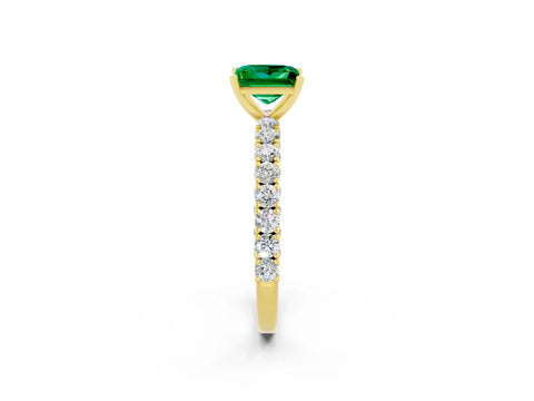 Yellow gold Princess Cut Diamond Pavé Band Solitaire Ring with Prong Setting_2