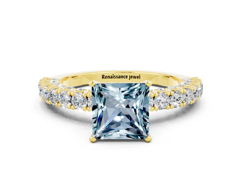 Yellow gold Princess Cut Diamond Pavé Band Solitaire Ring with Prong Setting