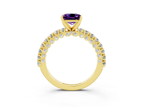 Yellow gold Princess Cut Diamond Pavé Band Solitaire Ring with Prong Setting_3