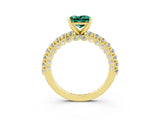 Yellow gold Princess Cut Diamond Pavé Band Solitaire Ring with Prong Setting_3