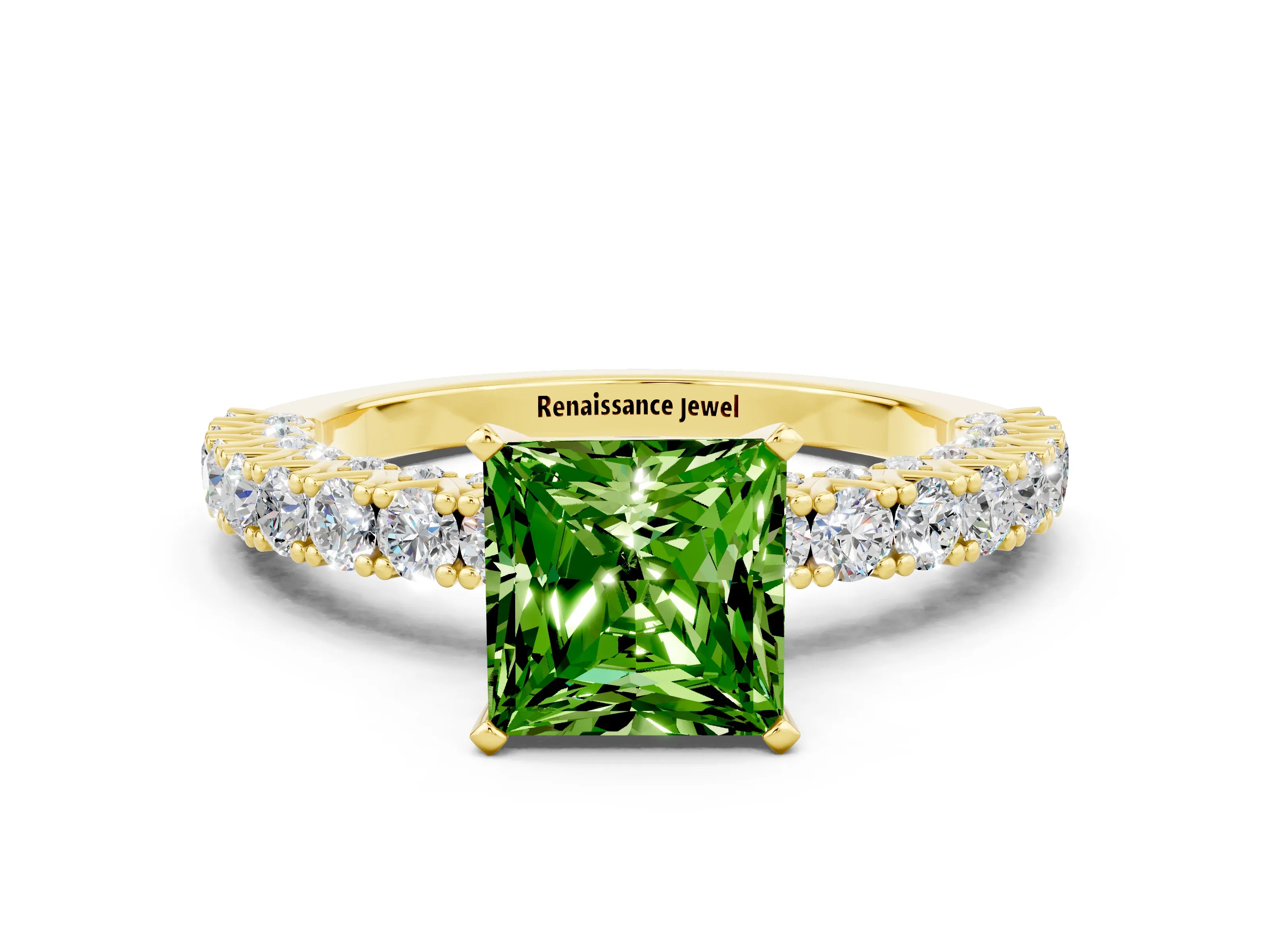 Yellow gold Princess Cut Diamond Pavé Band Solitaire Ring with Prong Setting