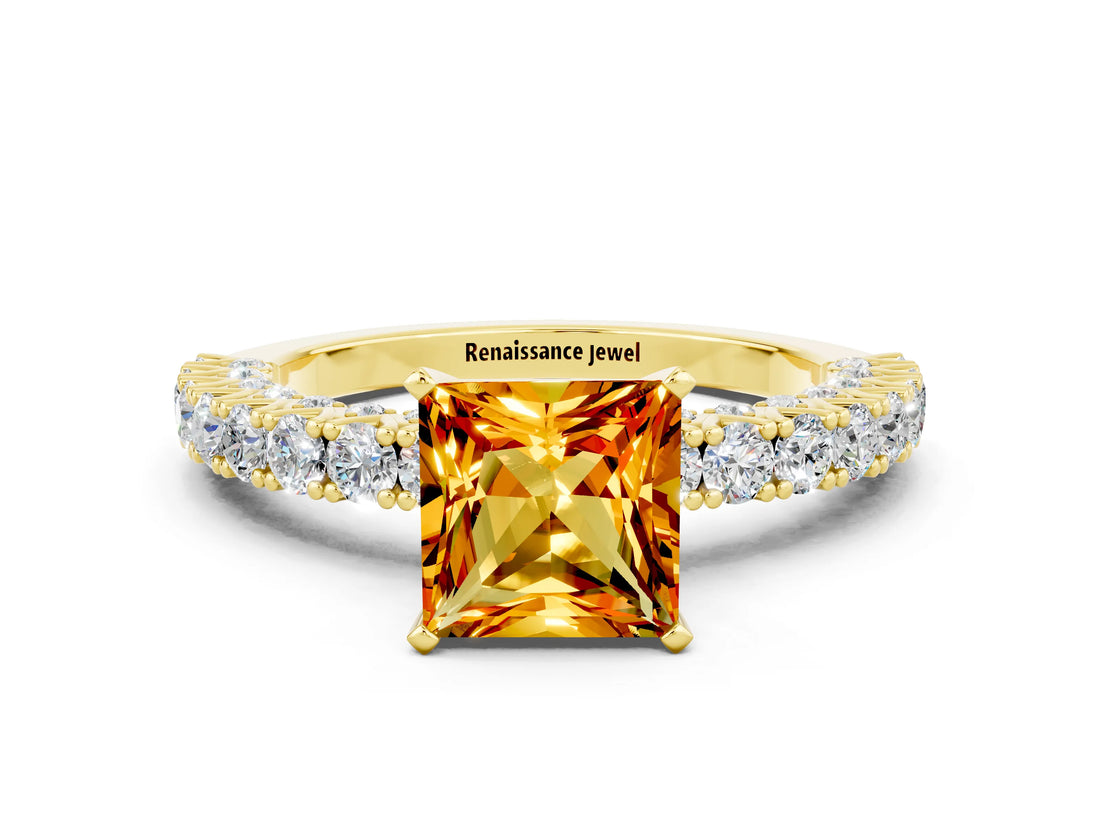 Yellow gold Princess Cut Diamond Pavé Band Solitaire Ring with Prong Setting