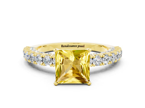 Yellow gold Princess Cut Diamond Pavé Band Solitaire Ring with Prong Setting