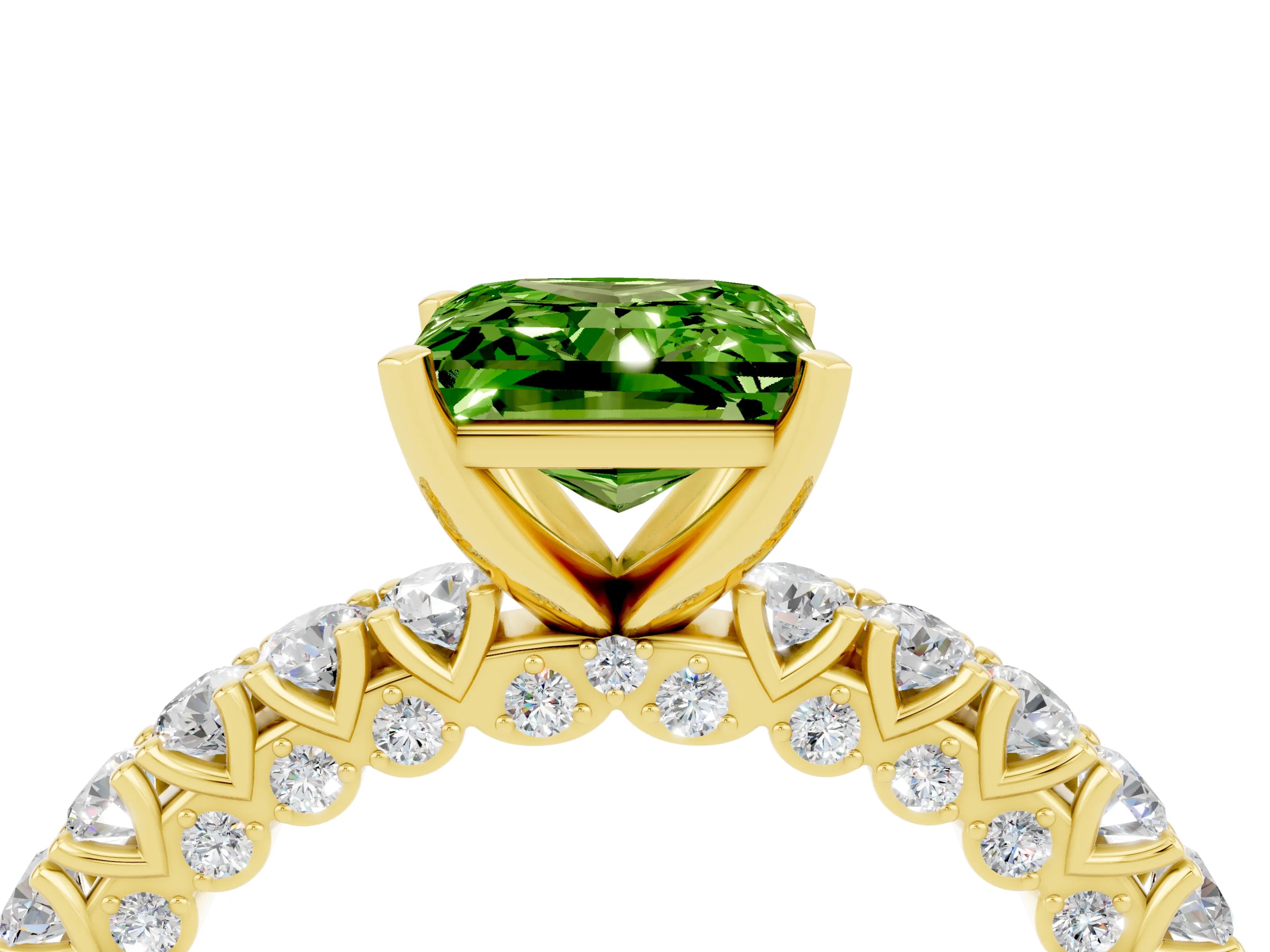 Yellow gold Princess Cut Diamond Pavé Band Solitaire Ring with Prong Setting_4