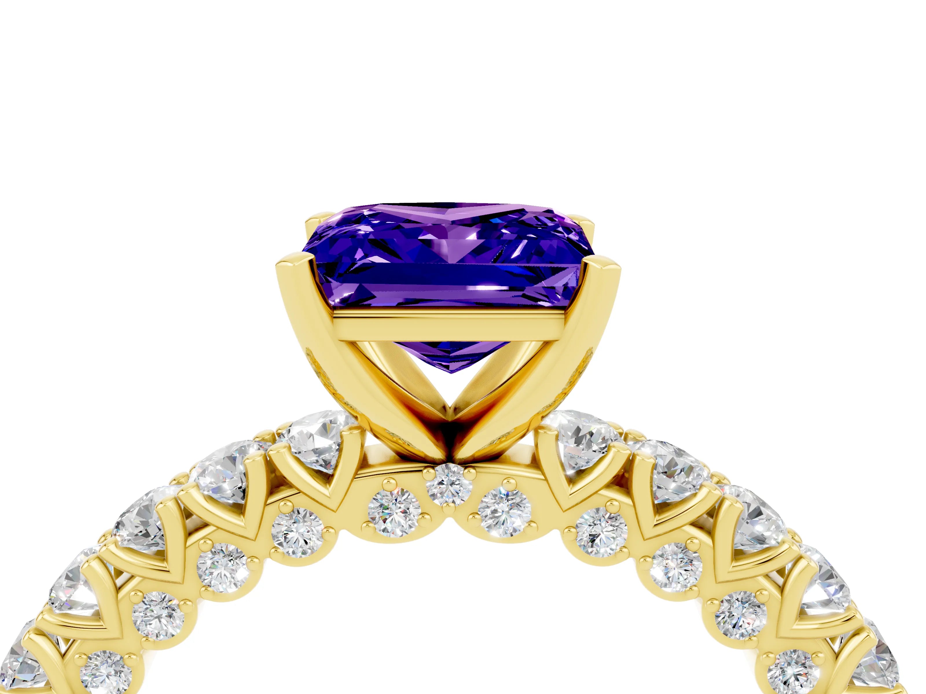Yellow gold Princess Cut Diamond Pavé Band Solitaire Ring with Prong Setting_4