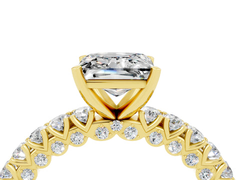 Yellow gold Princess Cut Diamond Pavé Band Solitaire Ring with Prong Setting_4