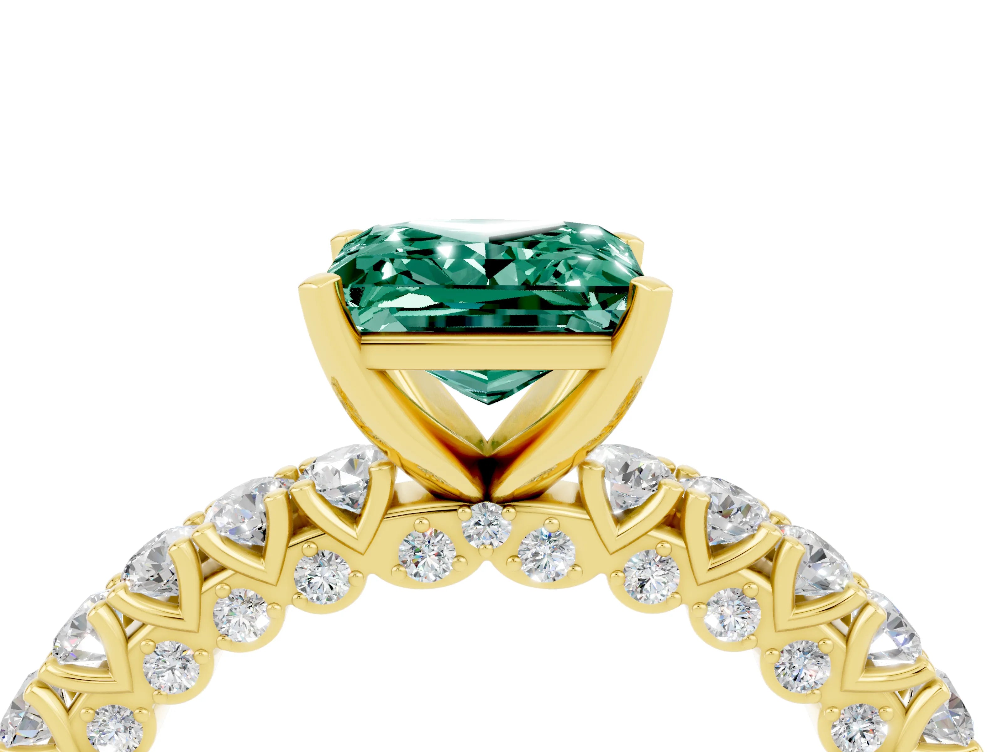 Yellow gold Princess Cut Diamond Pavé Band Solitaire Ring with Prong Setting_4
