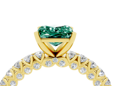 Yellow gold Princess Cut Diamond Pavé Band Solitaire Ring with Prong Setting_4